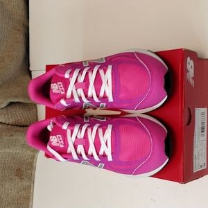Youth New Balance Sneakers Size 6